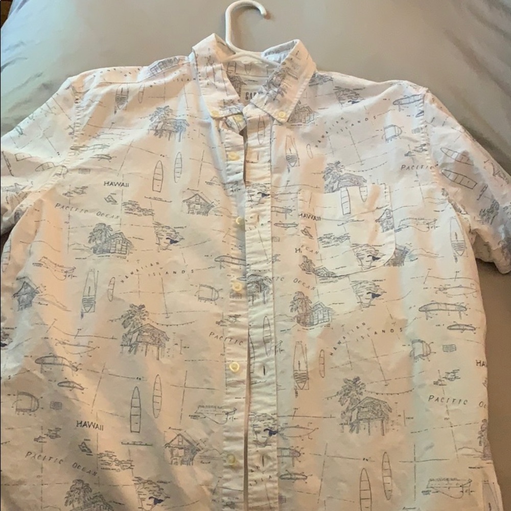 Short sleeve button down